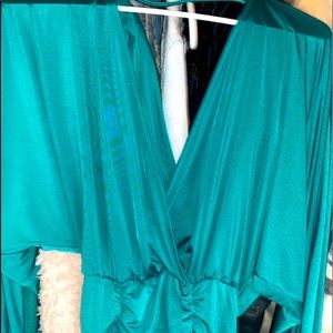 EMERALD GREEN PLUNGE MINE DRESS SIZE M